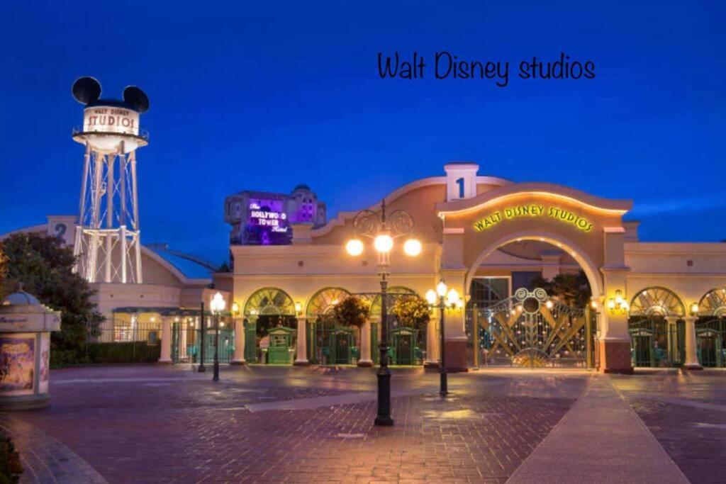 Studio 2 Adultes 2 Enfants Parcs Disneyland Paris Montévrain Eksteriør billede